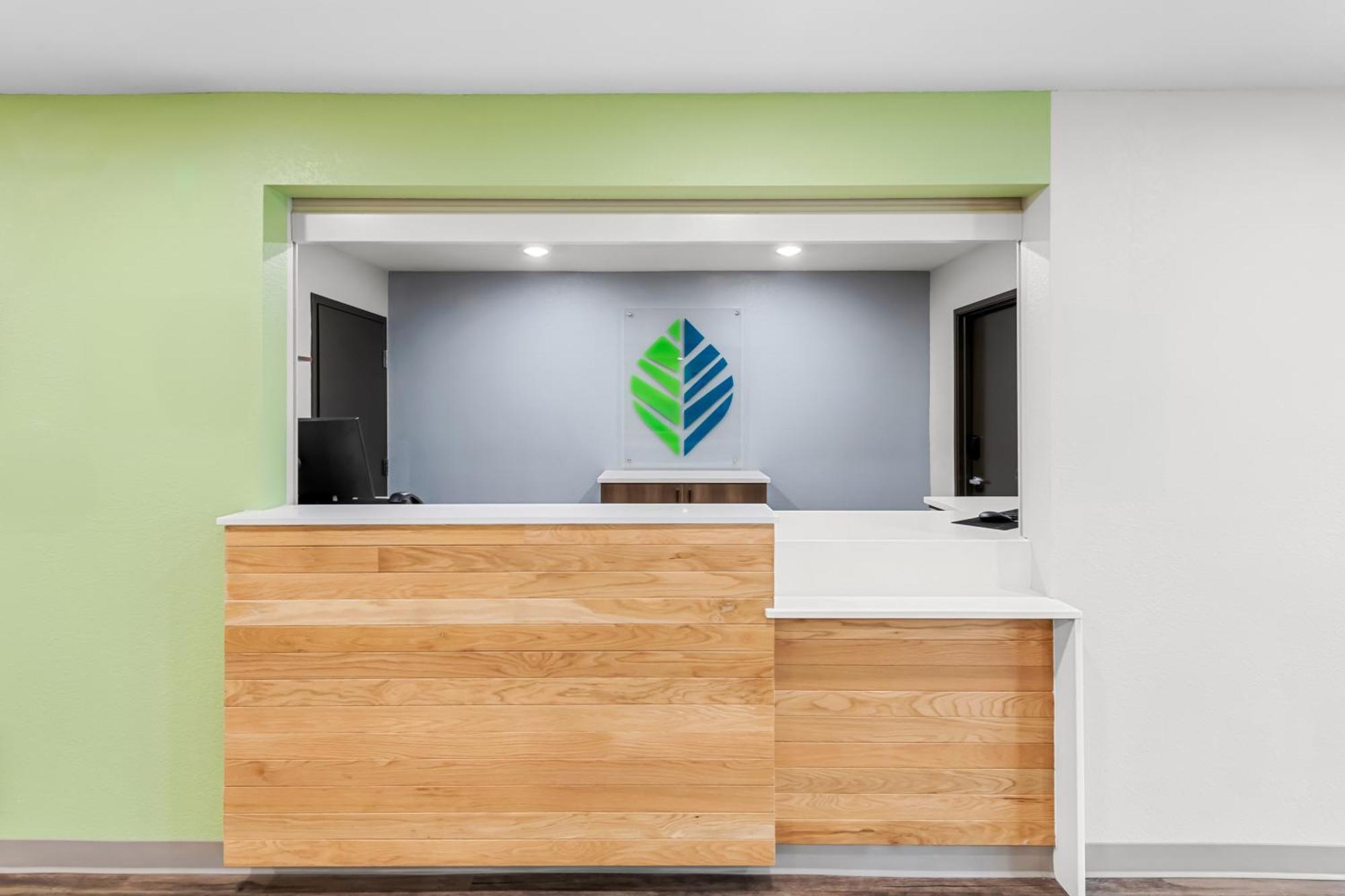 Woodspring Suites Kansas City Airport Exteriör bild