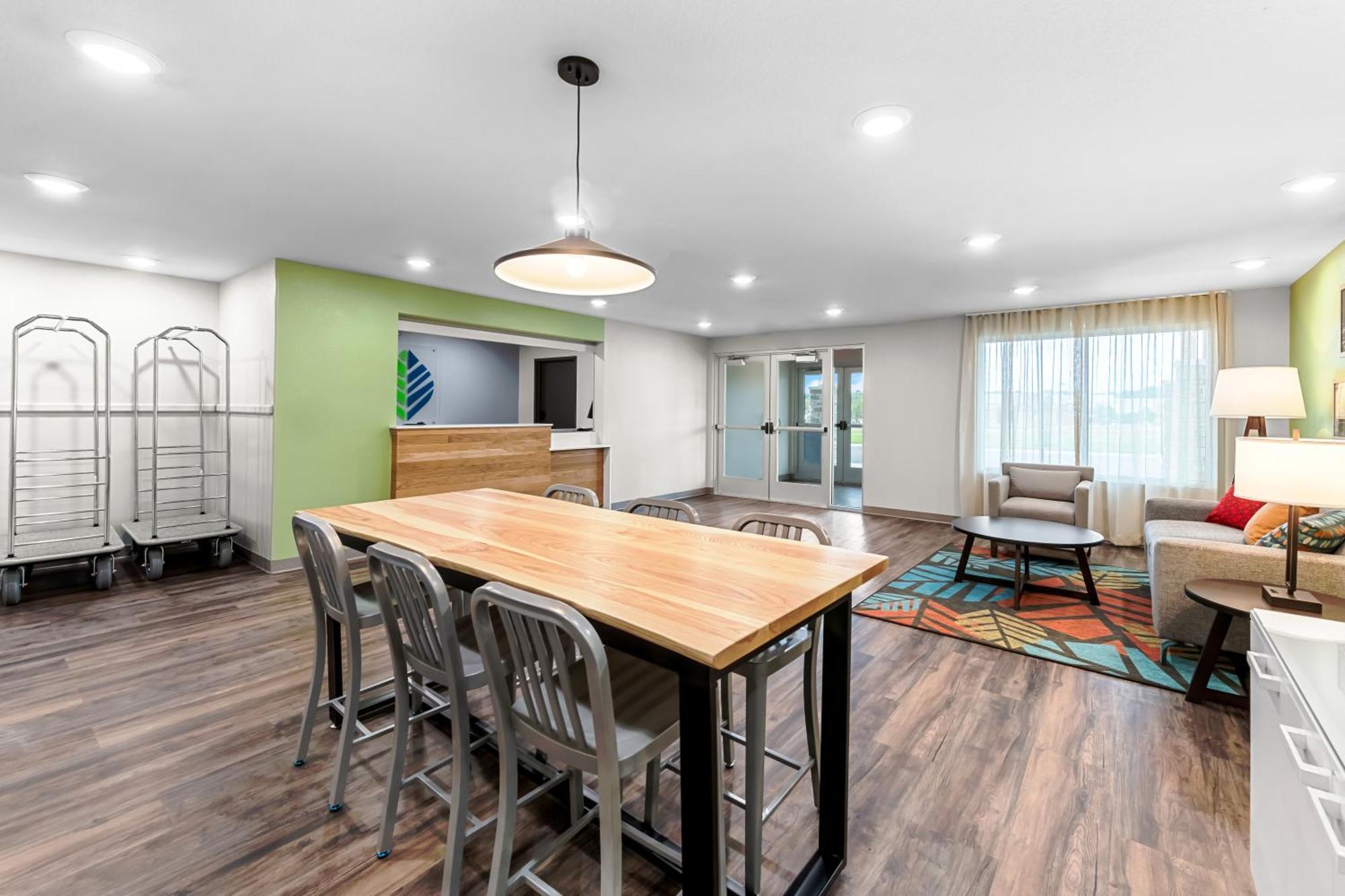 Woodspring Suites Kansas City Airport Exteriör bild